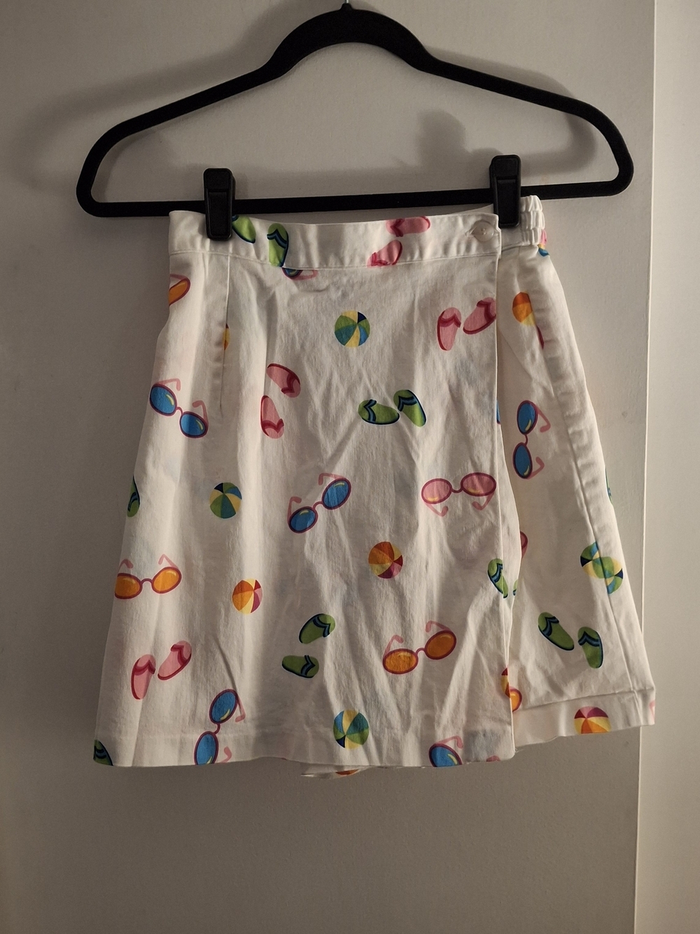 Briggs New York Women's White Skort with Pink Sunglasses Print